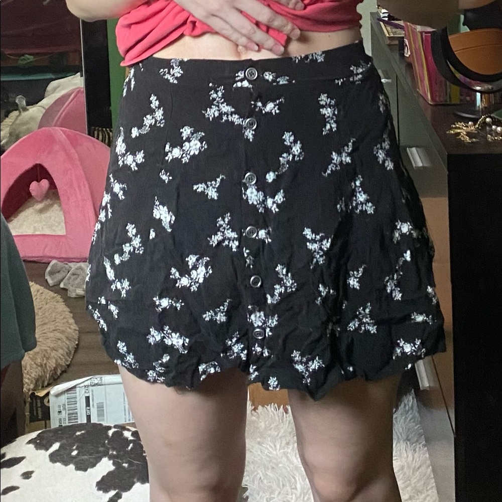 Tilly’s full tilt black skirt with flowers